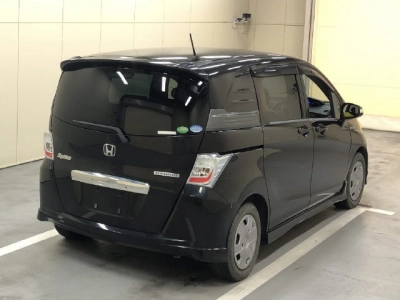HONDA FREED SPIKE