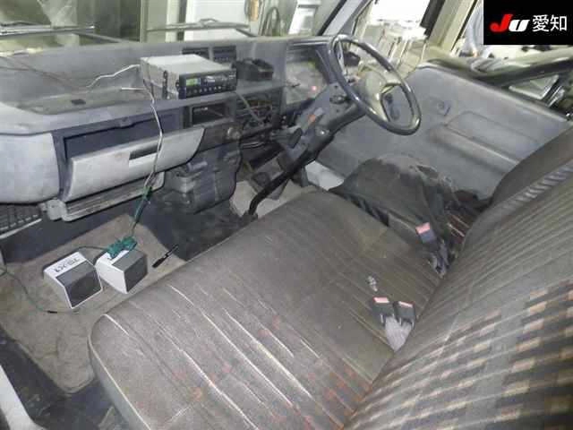 MITSUBISHI CANTER