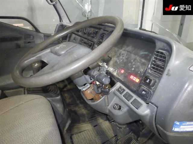 MITSUBISHI CANTER