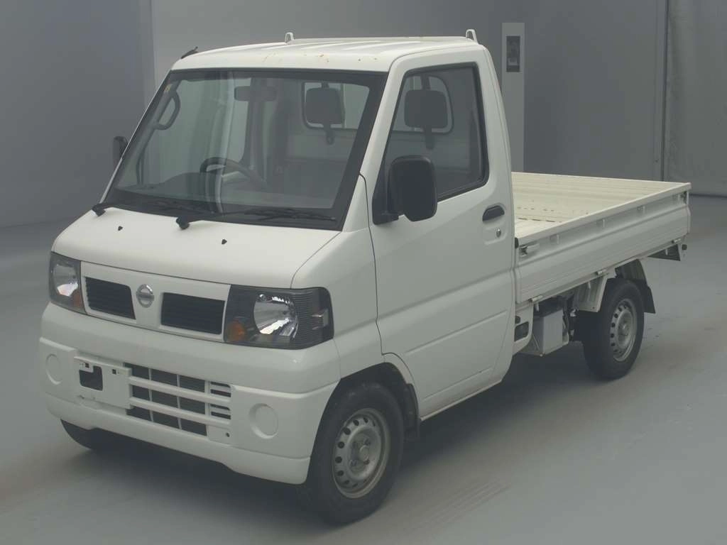 NISSAN CLIPPER TRUCK