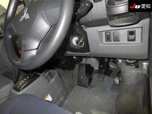 MITSUBISHI MINICAB
