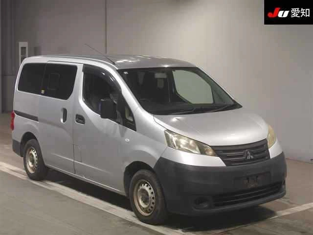 MITSUBISHI DELICA VAN