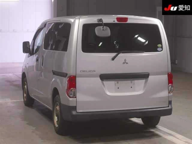MITSUBISHI DELICA VAN