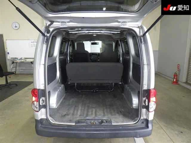 MITSUBISHI DELICA VAN