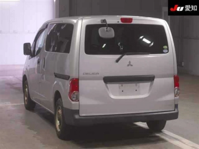 MITSUBISHI DELICA VAN