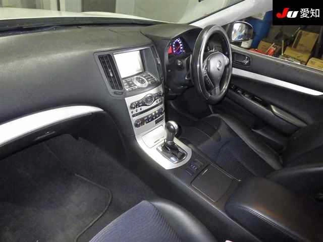 NISSAN SKYLINE