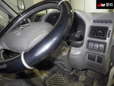 NISSAN VANETTE TRUCK