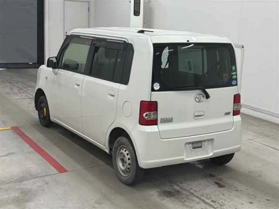 TOYOTA PIXIS SPACE