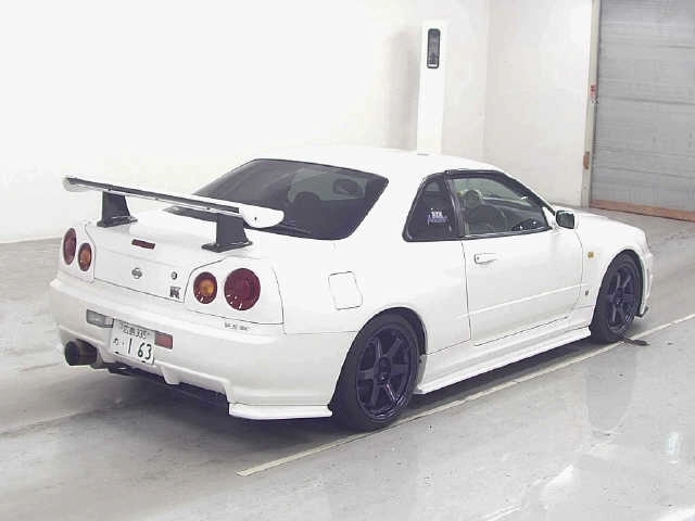 NISSAN SKYLINE