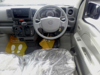 NISSAN CLIPPER VAN