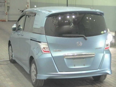 HONDA FREED SPIKE