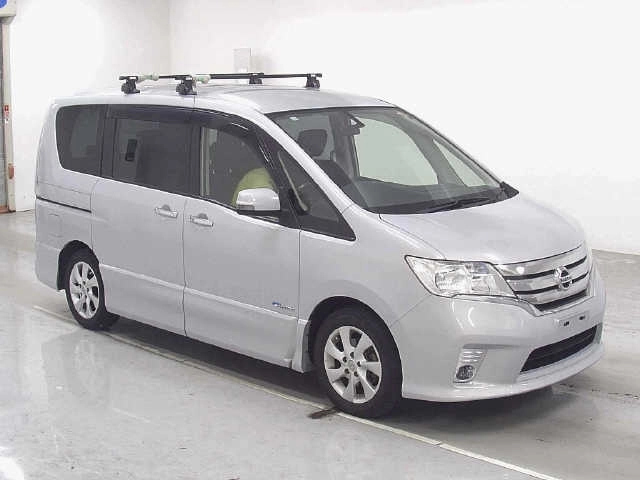 NISSAN SERENA