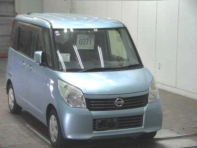NISSAN ROOX