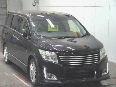 NISSAN ELGRAND