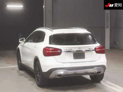 MERCEDES BENZ GLA