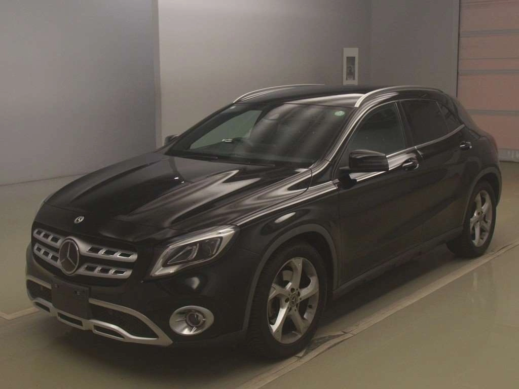 MERCEDES BENZ GLA