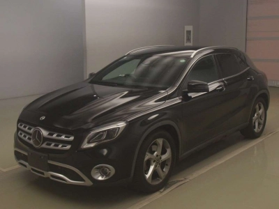 MERCEDES BENZ GLA