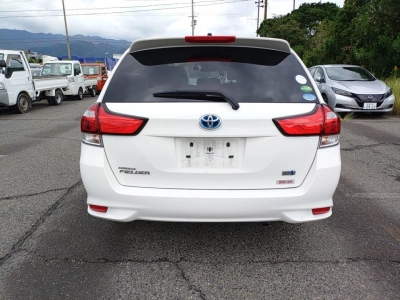 TOYOTA COROLLA FIELDER