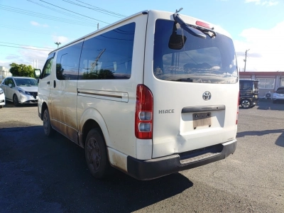 TOYOTA HIACE