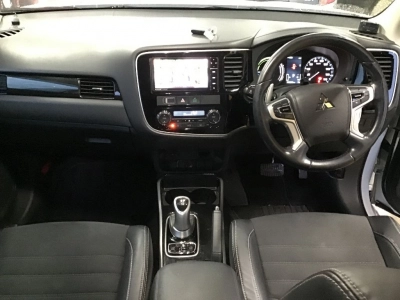 MITSUBISHI OUTLANDER PHEV