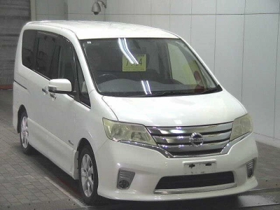 NISSAN SERENA