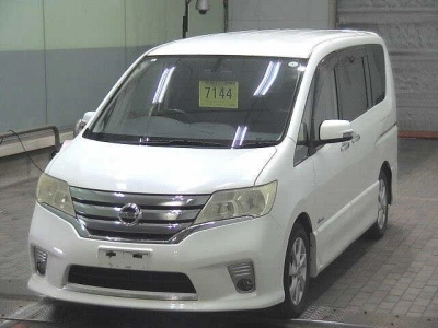 NISSAN SERENA
