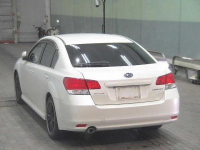 SUBARU LEGACY B4