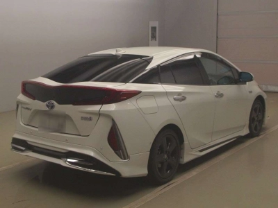 TOYOTA PRIUS PHV