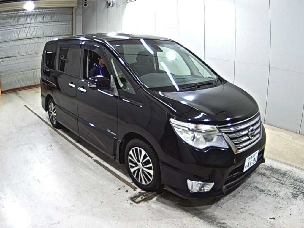 NISSAN SERENA
