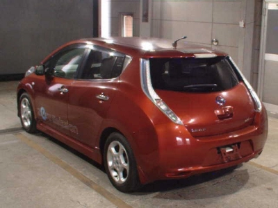 NISSAN LEAF