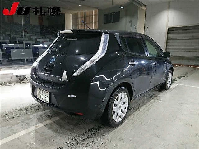 NISSAN LEAF