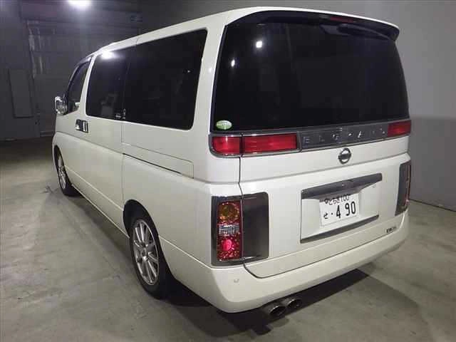 NISSAN ELGRAND