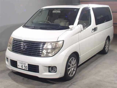 NISSAN ELGRAND