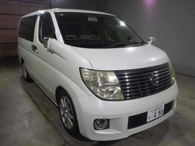 NISSAN ELGRAND