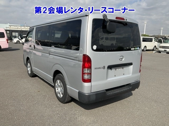 TOYOTA HIACE