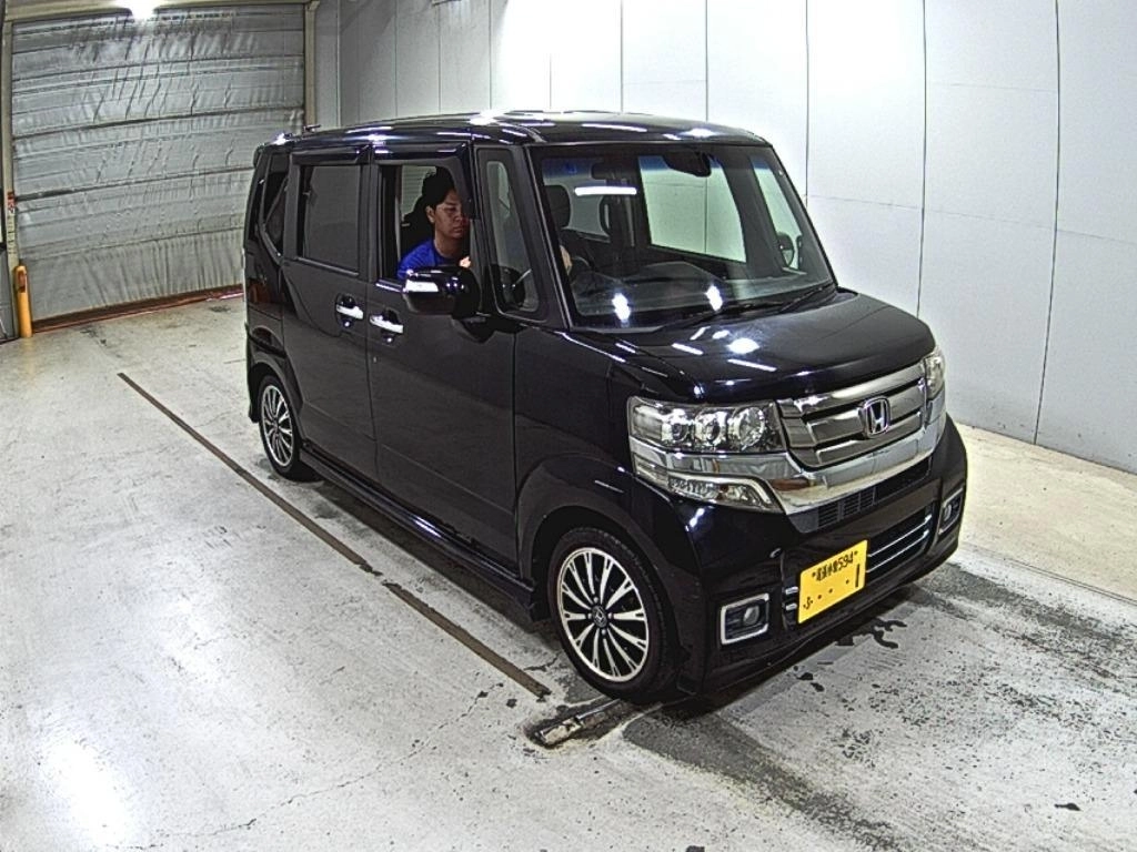 HONDA N BOX CUSTOM