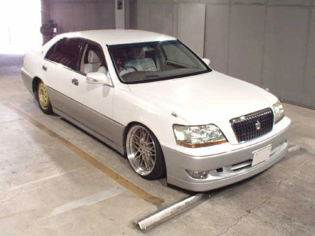 TOYOTA CROWN MAJESTA