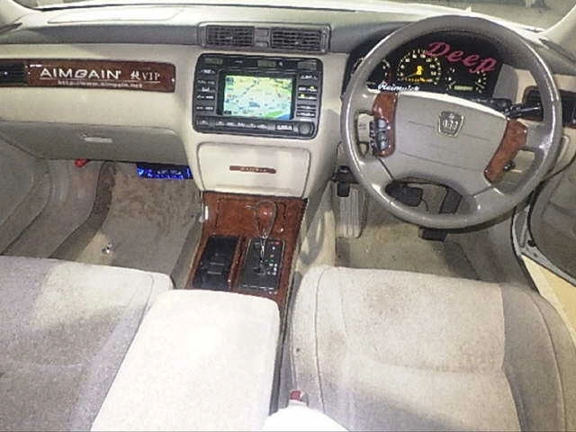 TOYOTA CROWN MAJESTA