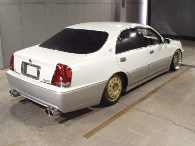 TOYOTA CROWN MAJESTA