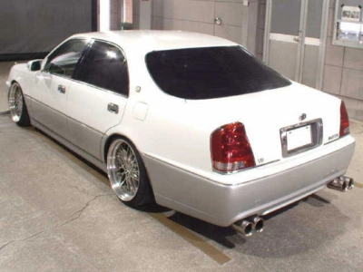 TOYOTA CROWN MAJESTA