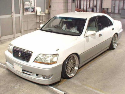 TOYOTA CROWN MAJESTA