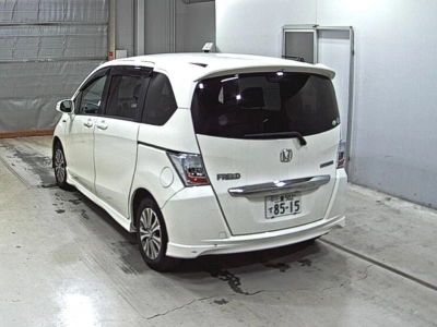 HONDA FREED HYBRID
