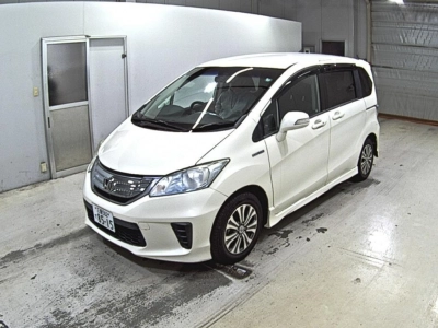 HONDA FREED HYBRID