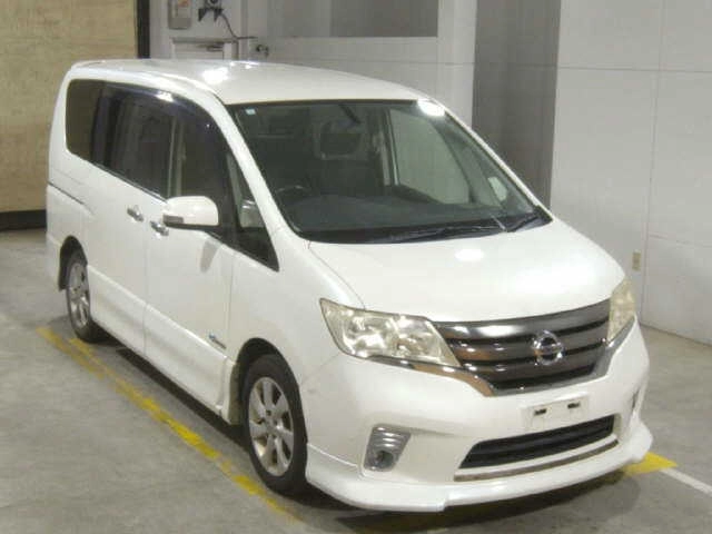 NISSAN SERENA