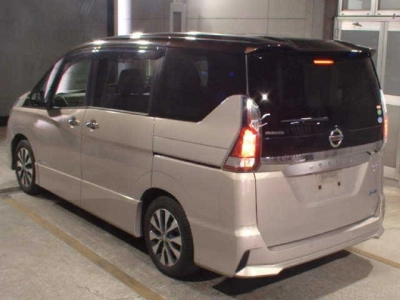 NISSAN SERENA