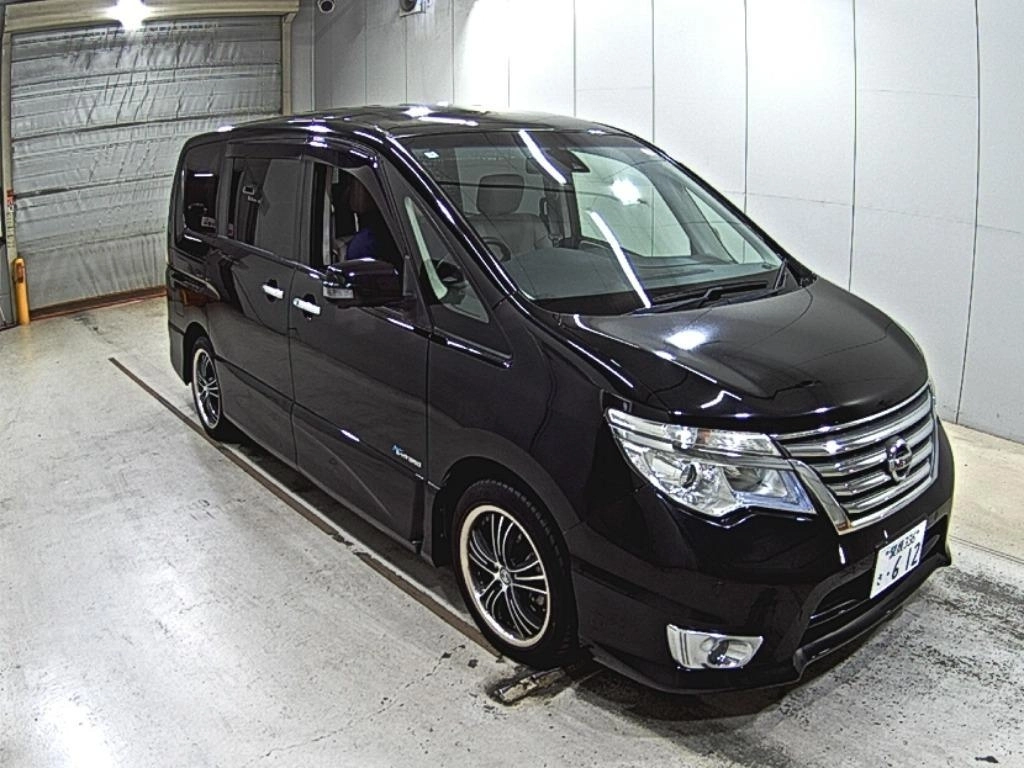NISSAN SERENA