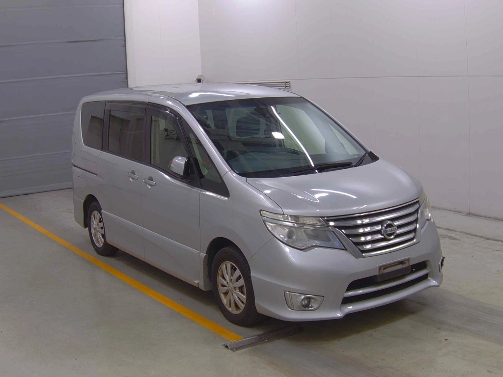NISSAN SERENA