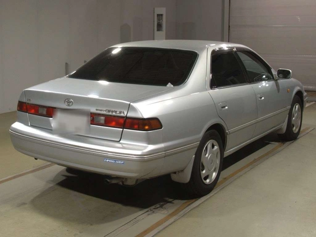TOYOTA CAMRY GRACIA SEDAN