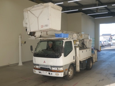 MITSUBISHI CANTER