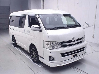 TOYOTA REGIUS ACE